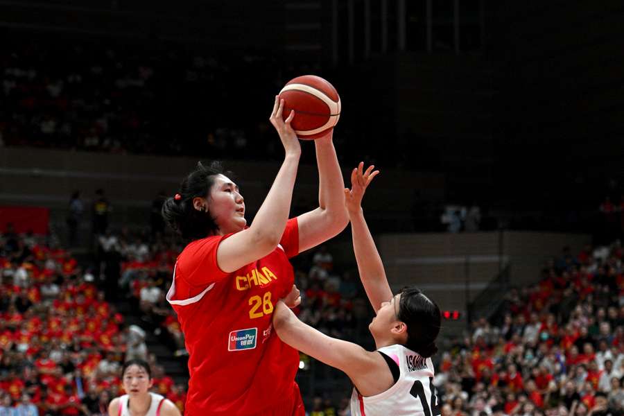 Zhang Ziyu mide 2,26 metros con solo 18 años