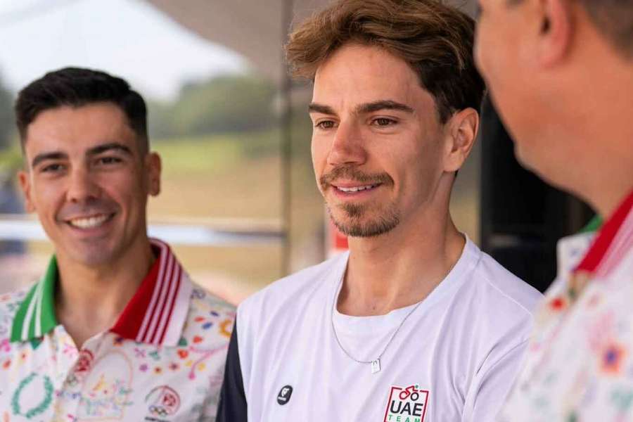Iúri Leitão e Gabriel Mendes acompanharam o contrarrelógio de Rui Oliveira na viatura de Cândido Barbosa Iúri Leitão e Gabriel Mendes acompanharam o contrarrelógio de Rui Oliveira na viatura de Cândido Barbosa