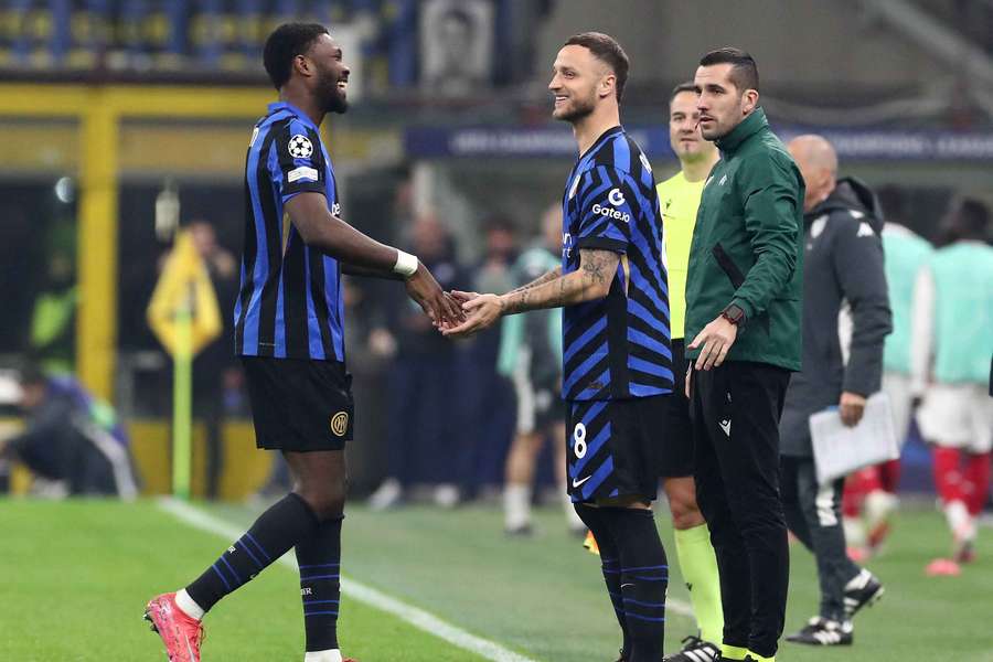 Thuram e Arnautovic 