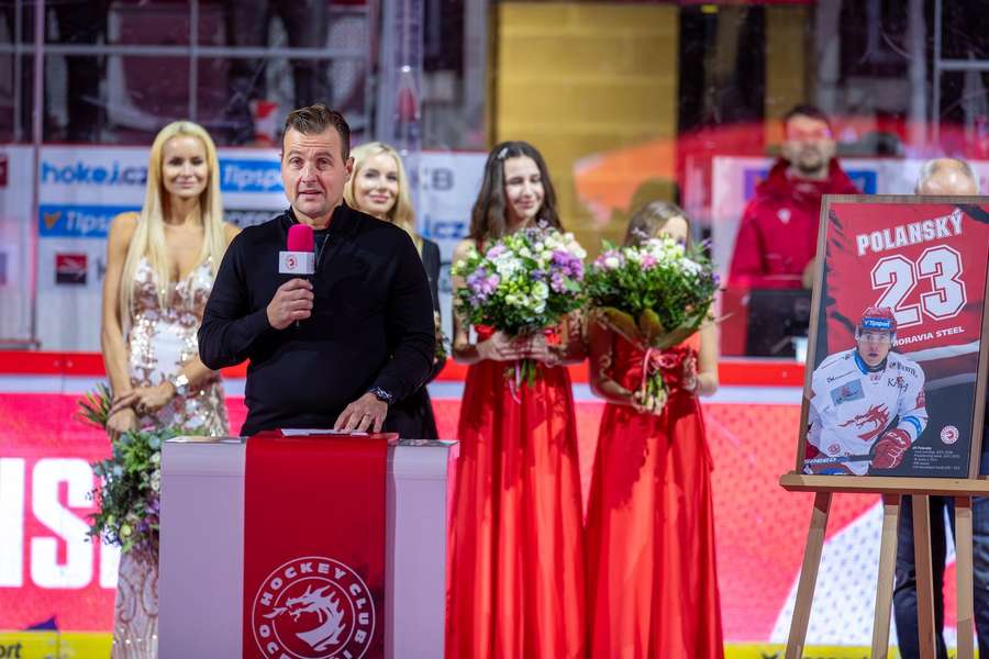 Dojatý Jiří Polanský při slavnostním ceremoniálu.