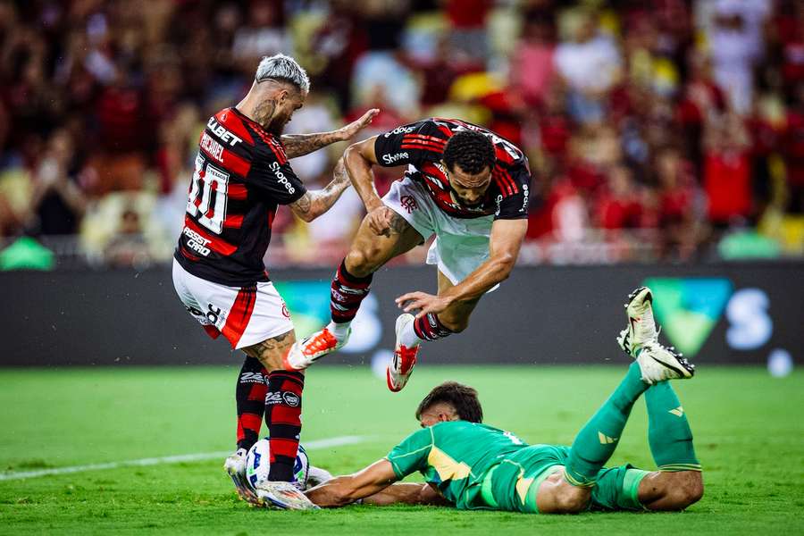 Rochet se lesionou no jogo contra o Fla Rochet se lesionou no jogo contra o Fla