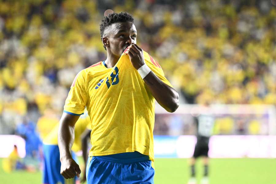 Carbonero celebra su gol con la selección colombiana Carbonero celebra su gol con la selección colombiana