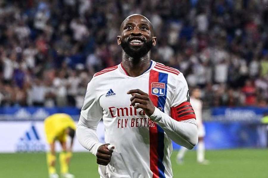 Moussa Dembélé sai do Lyon em final de contrato