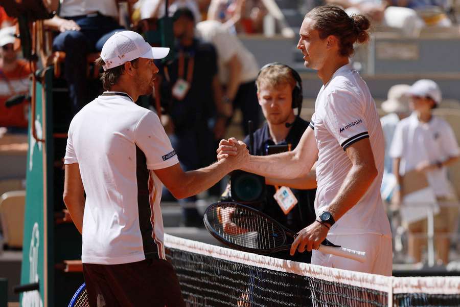 Benjamin Bonzi balayé en trois sets par Alexander Zverev et éliminé au 1er tour de Roland Garros