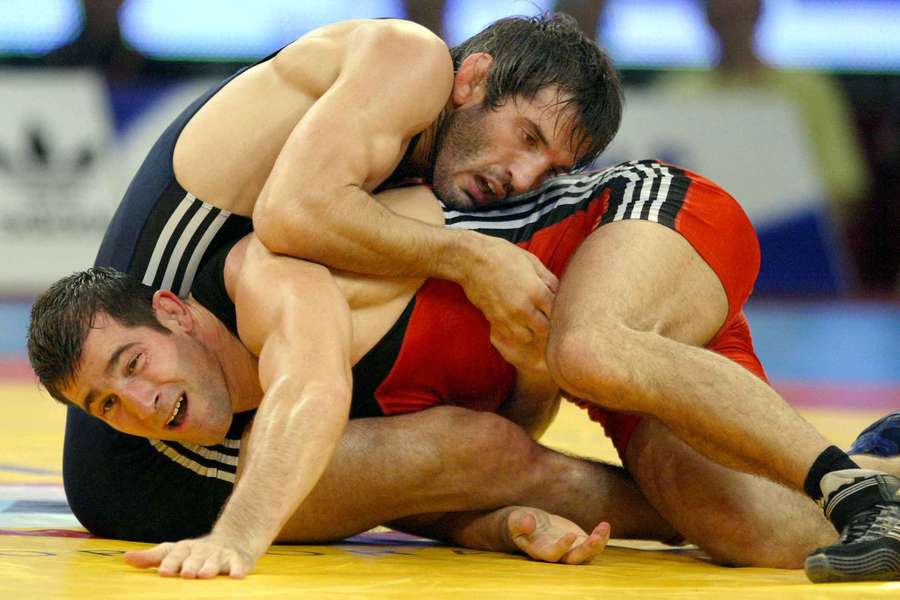 Buvaisar Saitiev, tres veces campeón olímpico, muere a los 49 años.