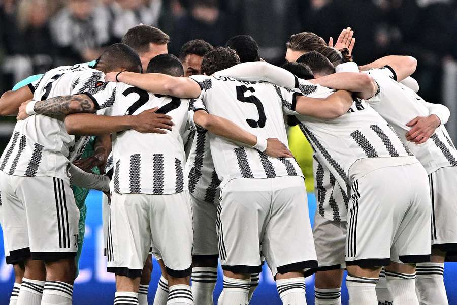 Gianluca Pessotto diz que, com o plantel completo, a Juventus é competitiva