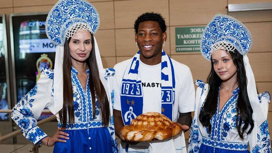 Plata desembarcou em Moscou, e voltou para o Rio Plata desembarcou em Moscou, e voltou para o Rio