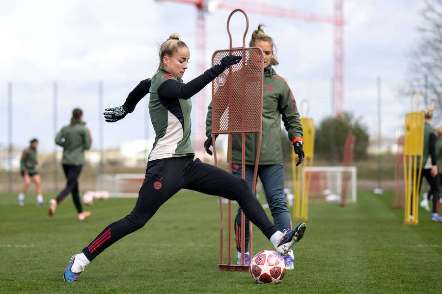 Giulia Gwinn und ihre Kolleginnen bereiten sich auf das Champions-League-Rückspiel gegen Manchester United vor.