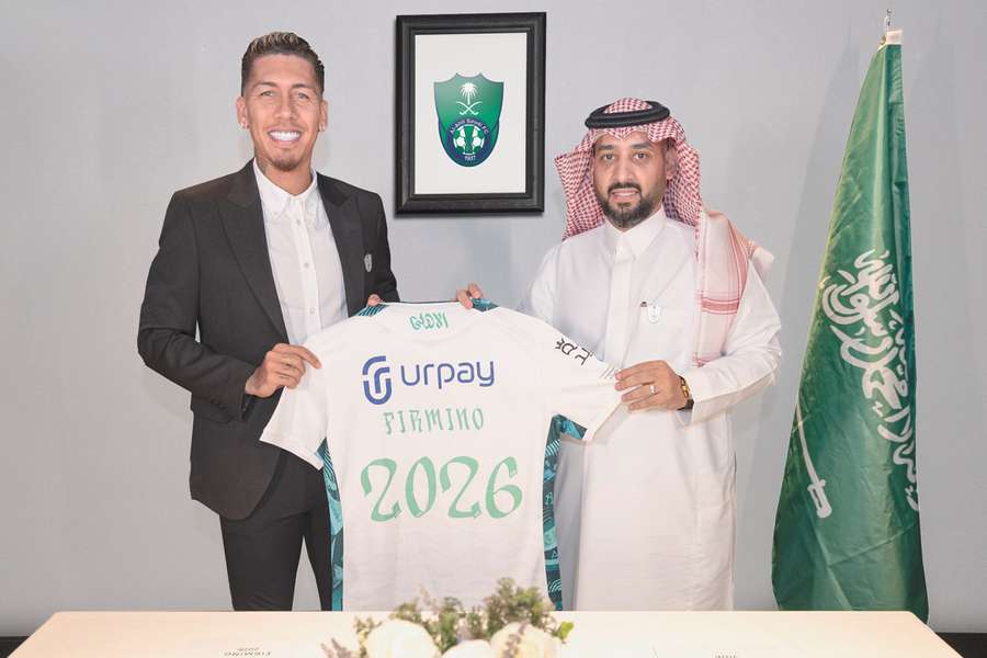 Al-Ahli chwali się nowym nabytkiem, Firmino jedzie do Dżuddy