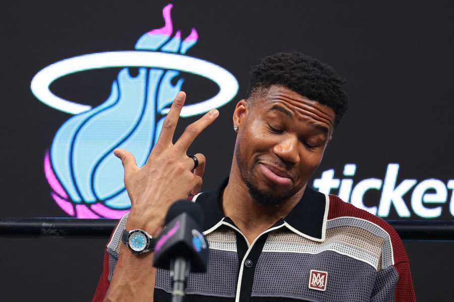 Antetokounmpo, durante su presentación en Miami con los Heat Antetokounmpo, durante su presentación en Miami con los Heat