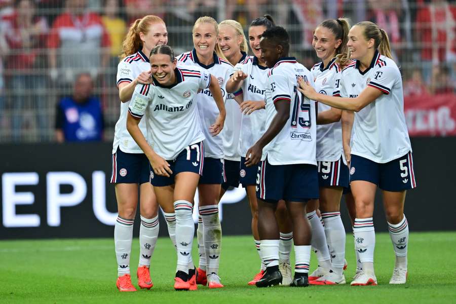 Klara Bühl erhält großes Lob von Coach Barcala.