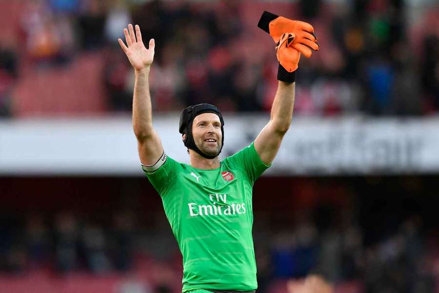 Legendární brankář Petr Čech chytal skvěle za Chelsea i Arsenal.
