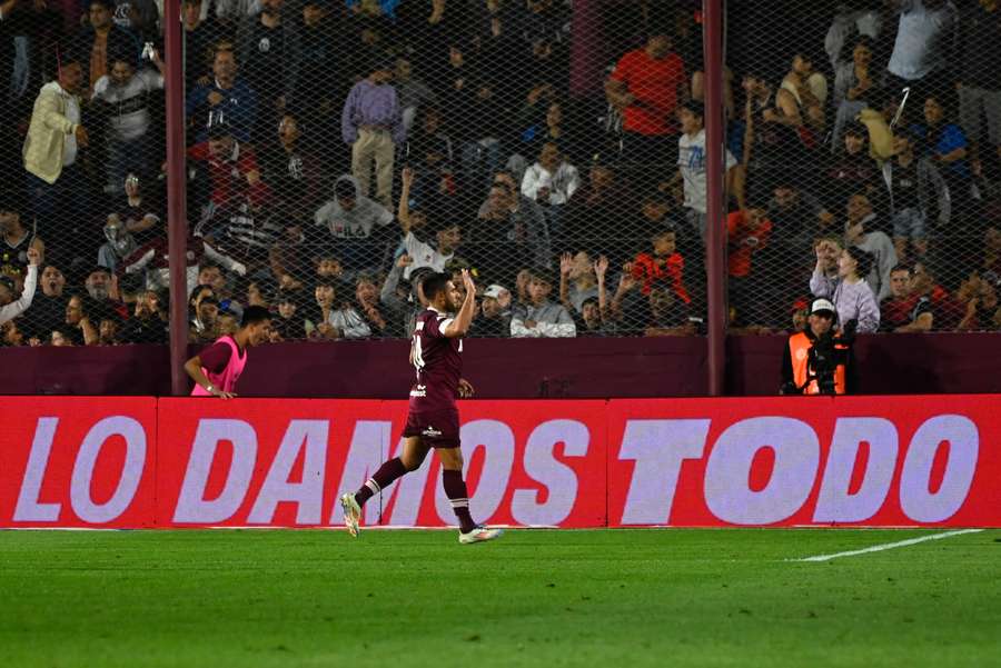 Lanús festejó una victoria sobre Talleres