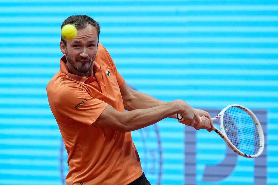 Daniil Medvedev versucht seine Sandplatzform zu finden.