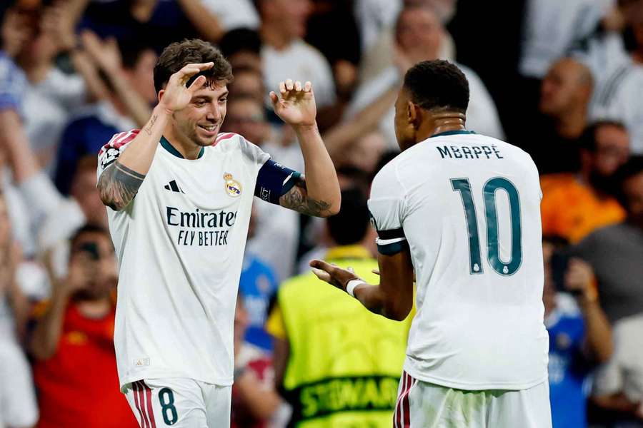 Mbappé slaví první zásah Realu. Mbappé slaví první zásah Realu.