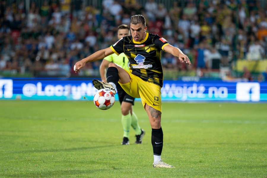Miedź Legnica z pierwszą wygraną. Premierowy gol Carlitosa, Wieczysta demoluje Polonię