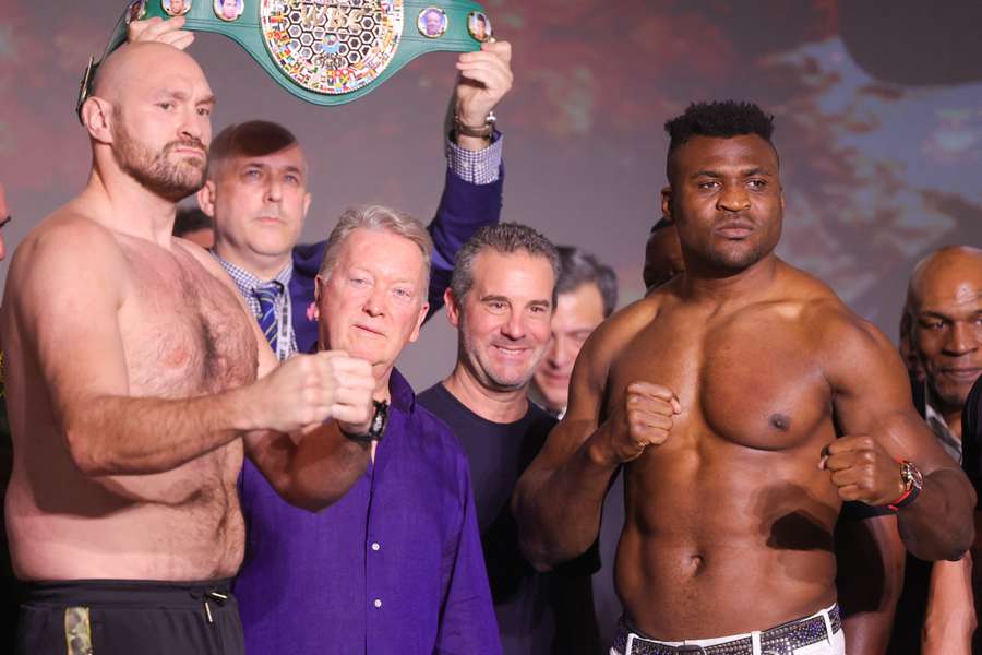 Fury (L) and Ngannou face off