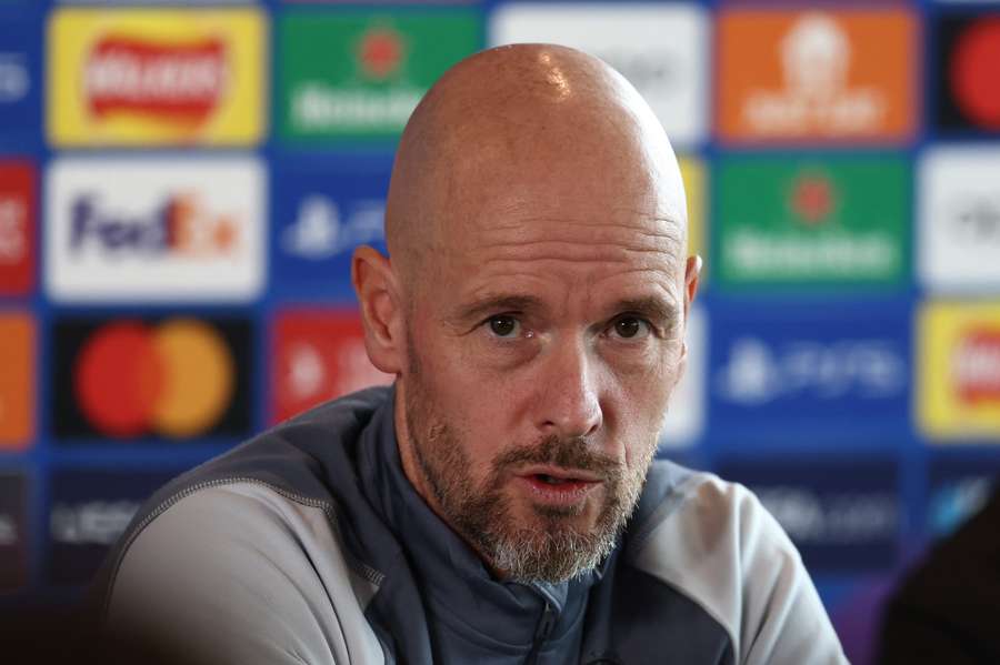 Ten Hag perante a imprensa na segunda-feira