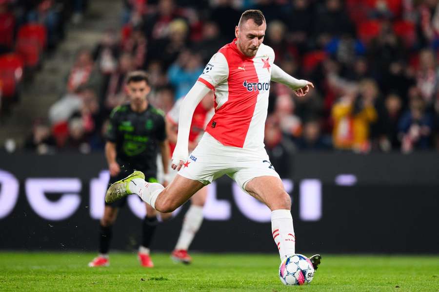 Tomáš Chorý se z penalty nemýlí.