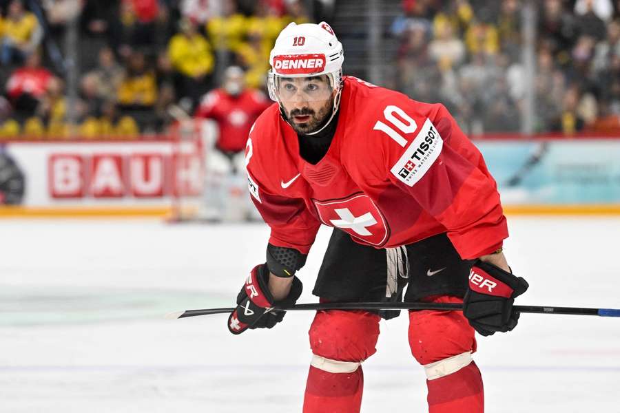 Ambühl vstúpi medzi legendy. Ambühl vstúpi medzi legendy.