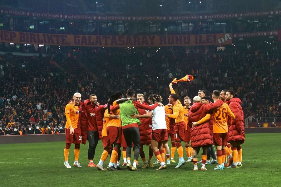 Galatasaray goleia Hatayspor (4-0) e reforça liderança, Kayserispor vence Sivasspor (4-1)