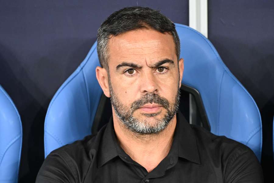 Artur Jorge chegou ao Brasil para comandar o Cruzeiro