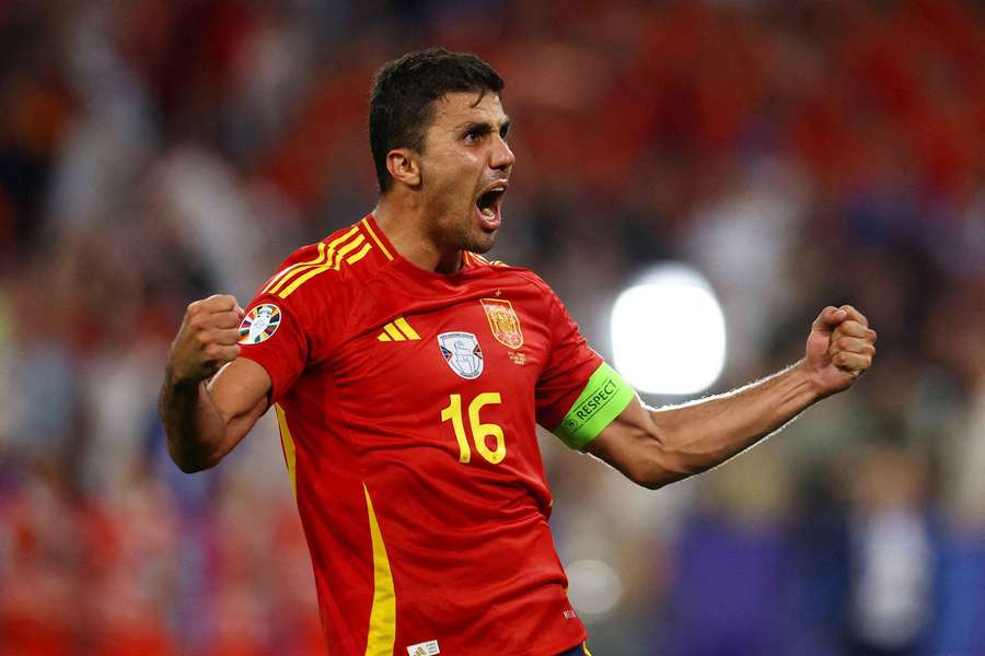 Rodri bude důležitou součástí španělského týmu. Rodri bude důležitou součástí španělského týmu.