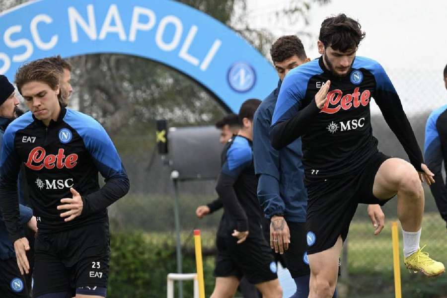 Jogadores do Napoli estão próximos de soltarem o grito de campeão italiano