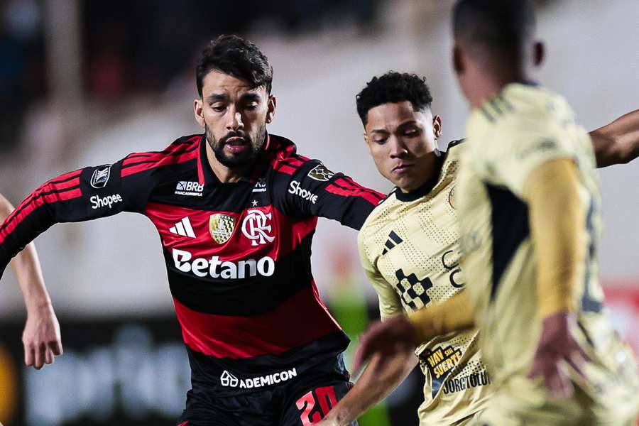 Flamengo recebe o Cusco no Maracanã sob pressão da torcida Flamengo recebe o Cusco no Maracanã sob pressão da torcida