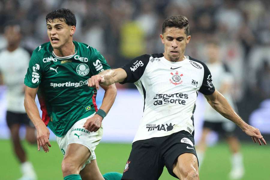 Corinthians e Palmeiras fizeram um clássico quente na Neo Química Arena Corinthians e Palmeiras fizeram um clássico quente na Neo Química Arena