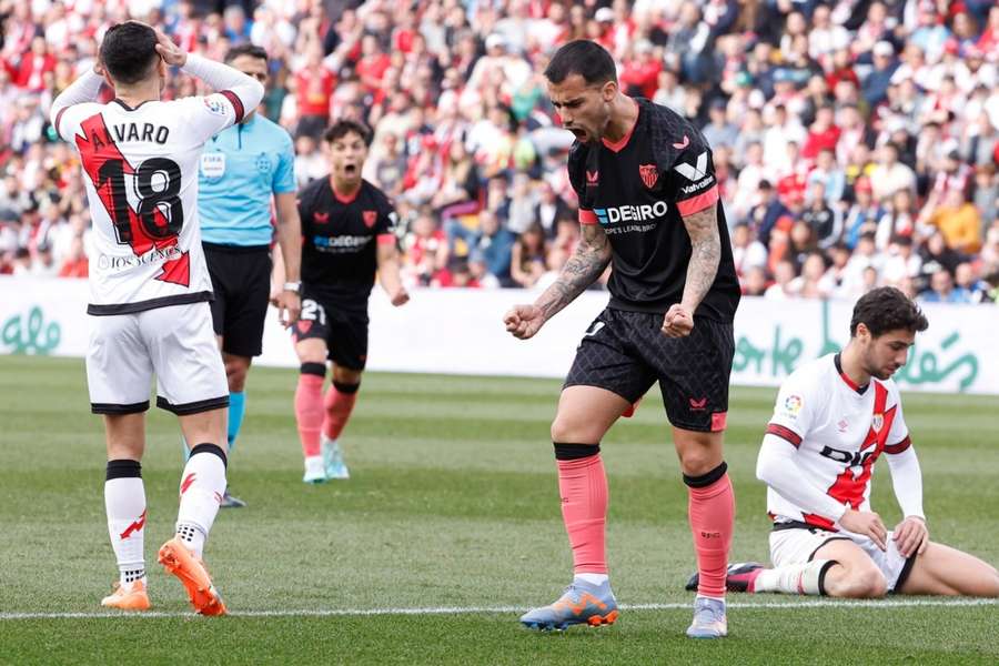 Suso celebra su gol en Vallecas