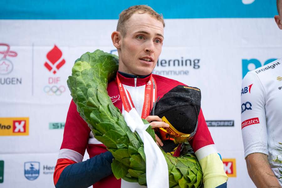 Mattias Skjelmose er for første gang i karrieren dansk mester i enkeltstart. Nu skal danskeren forsøge at forsvare sin DM-titel i linjeløbet.