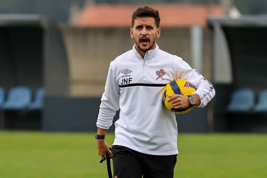 Leixões anuncia a saída do treinador João Nuno Fonseca