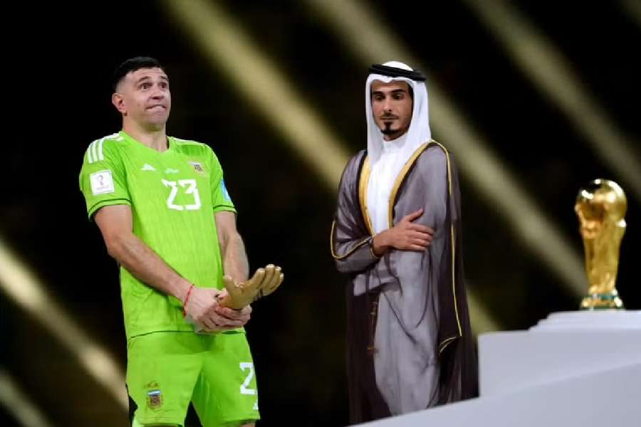 Unai Emery parlera à Dibu Martinez des célébrations de la Coupe du monde