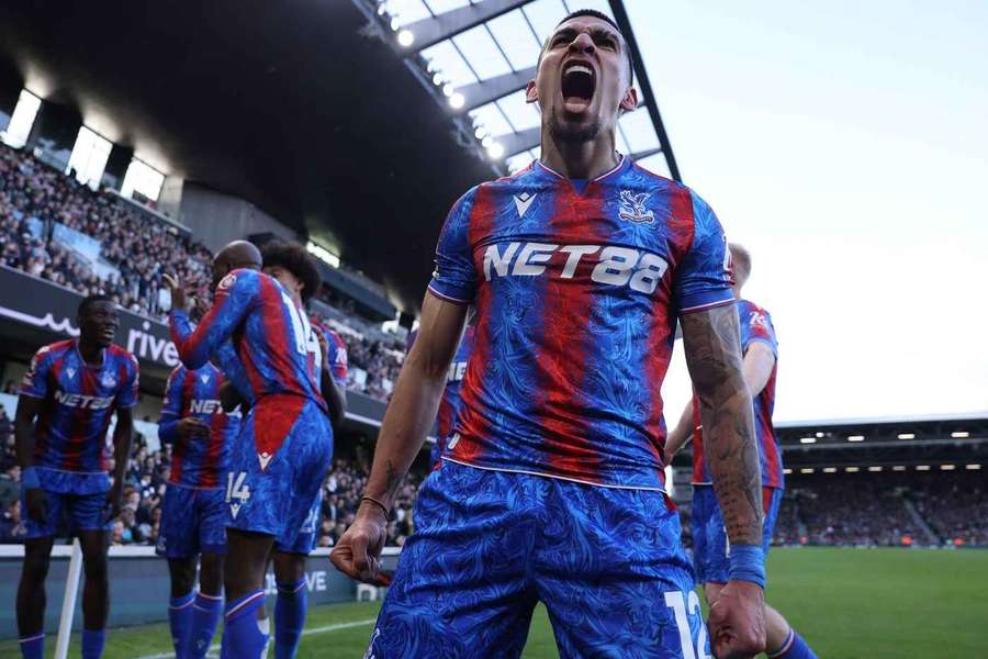Daniel Munoz celebrates after scoring Palace's second goal