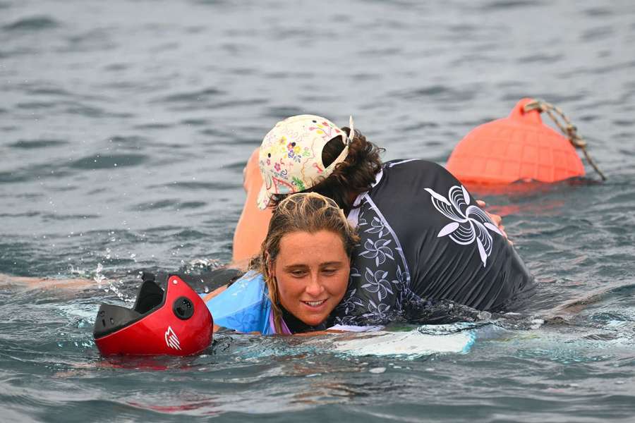 Yolanda Hopkins marca presença nos oitavos do surf