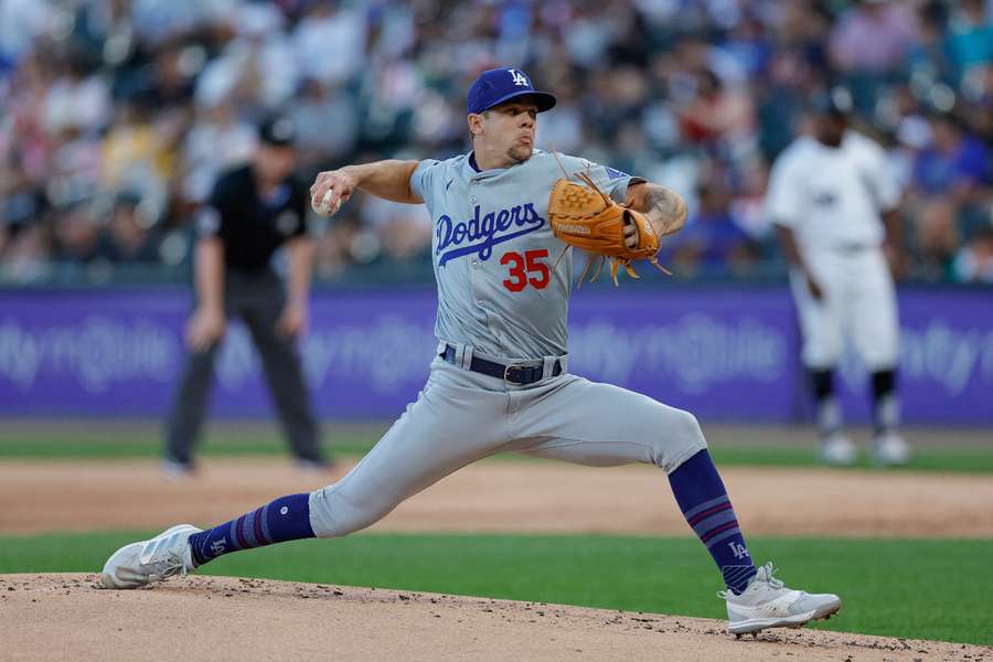 Los Angeles Dodgers starting pitcher Gavin Stone delivers a pitch against the Chicago White Sox during the first inning