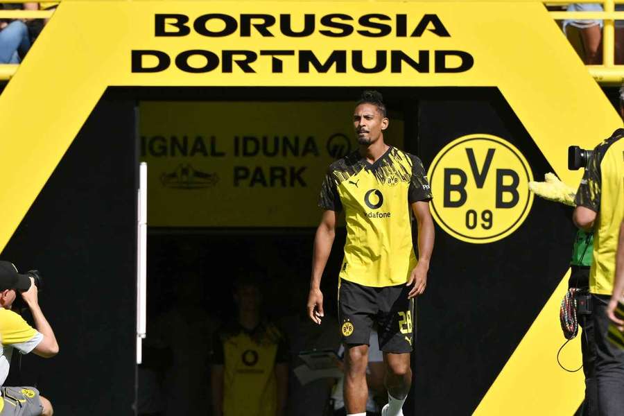 Haller natrvalo opustil Dortmund. Haller natrvalo opustil Dortmund.