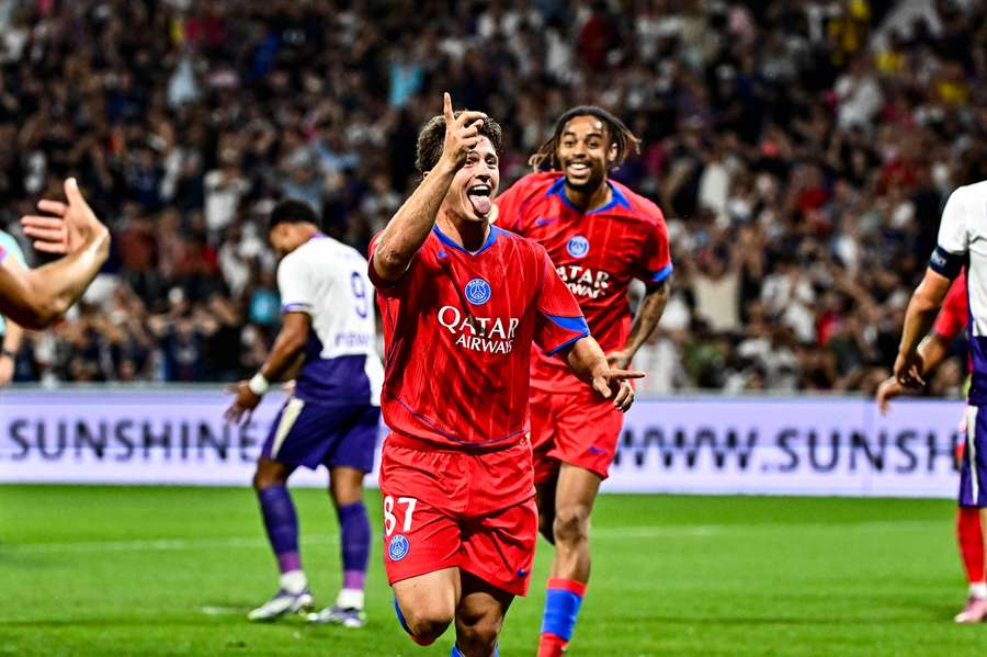 PSG defilează în Franța PSG defilează în Franța