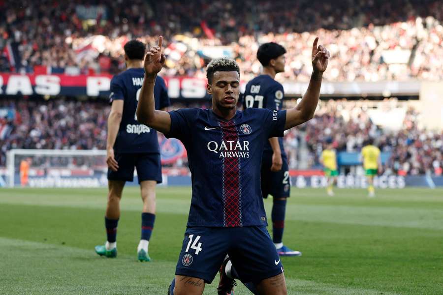 Désiré Doué en pleine célébration.