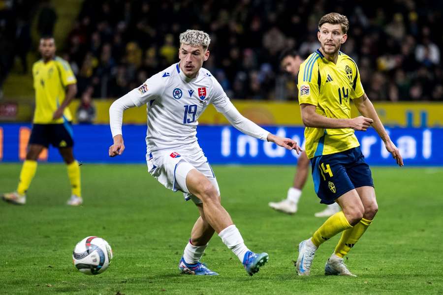 Rigo v reprezentačnom drese Slovenska proti Švédsku.