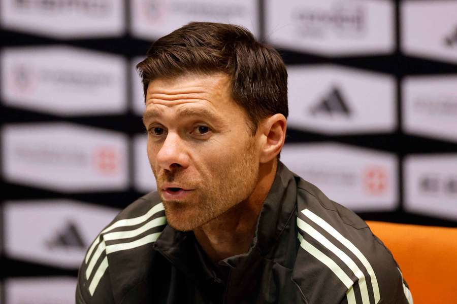 Xabi Alonso no banco do Real Madrid