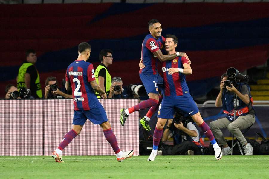 FC Barcelona rozgromiła Royal Antwerp. Dwa gole Felixa, rekordowe trefienie Lewandowskiego