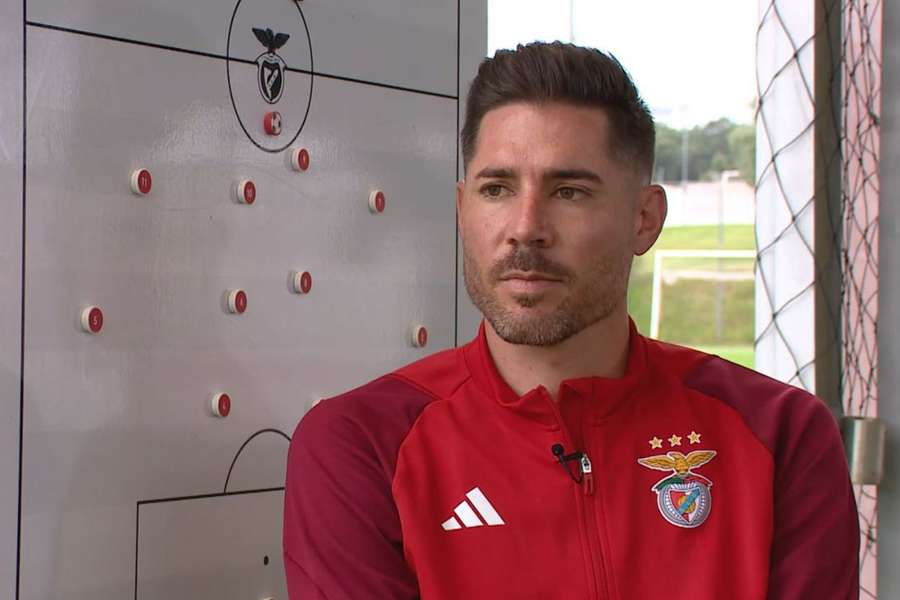 Javi García jogou e foi treinador adjunto no Benfica Javi García jogou e foi treinador adjunto no Benfica