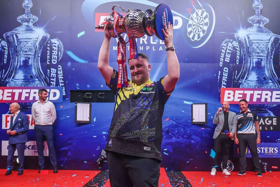 Gelingt Littler nach dem World Matchplay auch der Jahresendspur perfekt? Gelingt Littler nach dem World Matchplay auch der Jahresendspur perfekt?