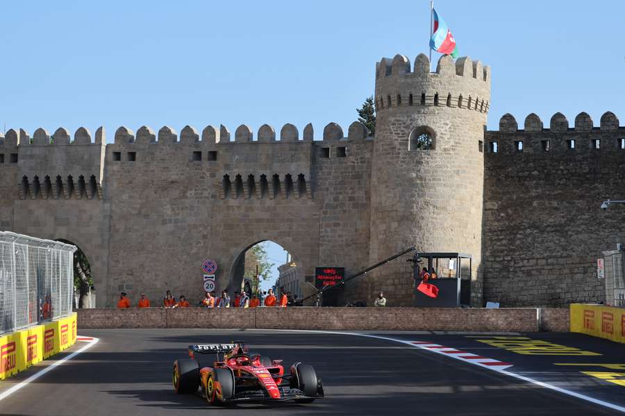 Charles Leclerc foi o mais rápido no Azerbaijão