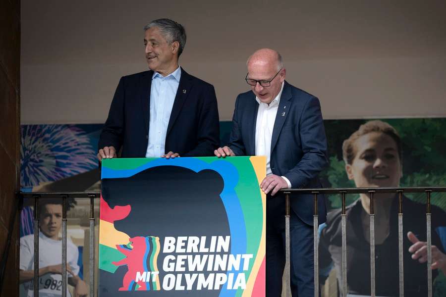 Berlins  Olympiabeauftragter Kaweh Niroomand (l.) sprach von einem "starken Ergebnis"