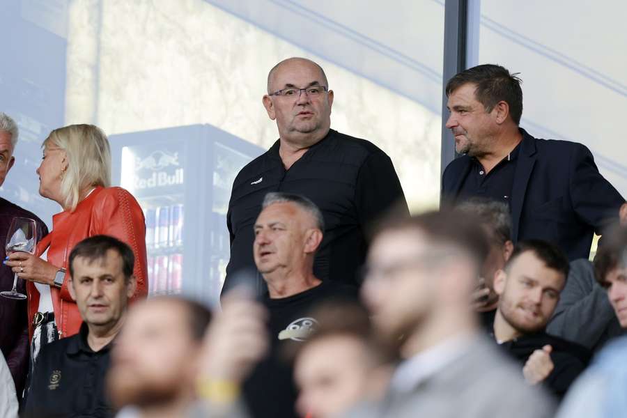 Posily? Účetní někdy neví, čí jsme, smál se Pelta. Nenávidím, když začne hráč řešit peníze Posily? Účetní někdy neví, čí jsme, smál se Pelta. Nenávidím, když začne hráč řešit peníze