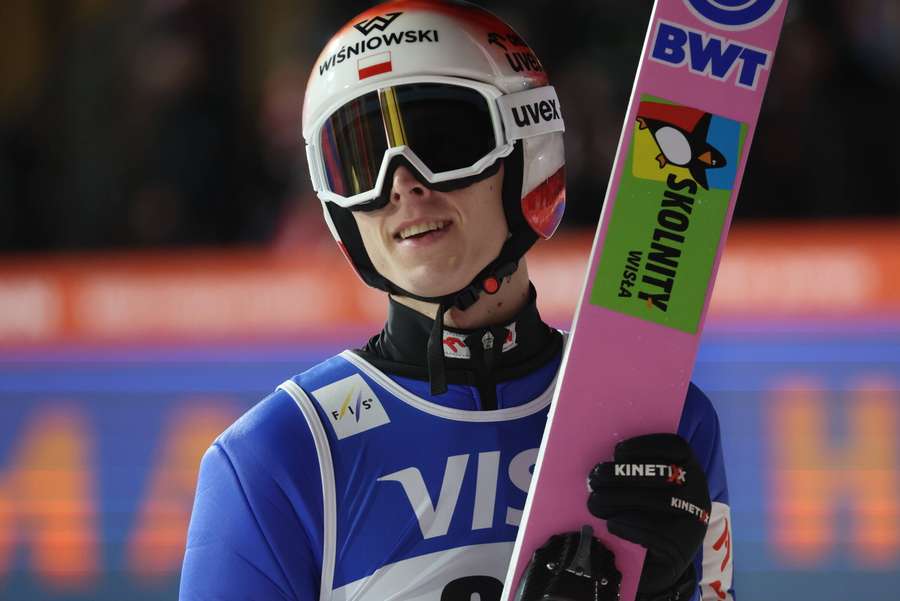Paweł Wąsek po konkursie w Oberstdorfie: "Szkoda, że zabrakło trochę do podium" Paweł Wąsek po konkursie w Oberstdorfie: "Szkoda, że zabrakło trochę do podium"