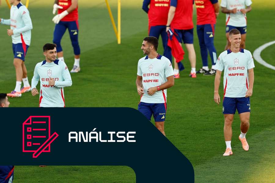 Jogadores espanhóis durante um treino antes do jogo frente à Geórgia